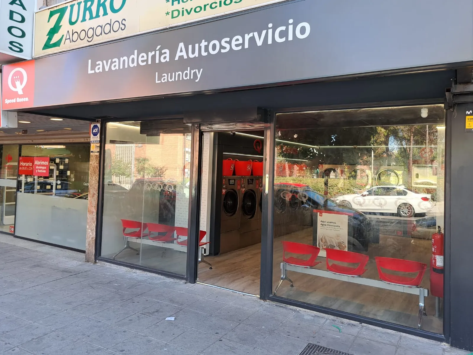 Lavandería autoservicio Gira Gira en Coslada, Avda. de la Constitución 72