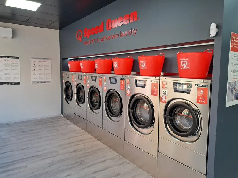 Lavadoras Speed Queen de 8 a 18 kg. Detergente, suavizante y ozono incluidos · Lavandería Gira Gira en Mejorada del Campo