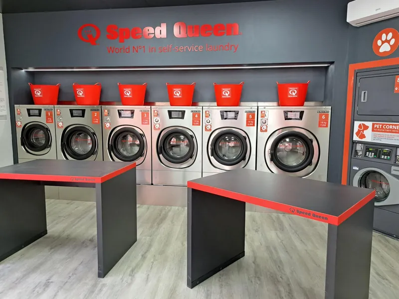 Lavadoras Speed Queen de 8 a 18 kg. Detergente, suavizante y ozono incluidos · Lavandería Gira Gira en San Fernando de Henares